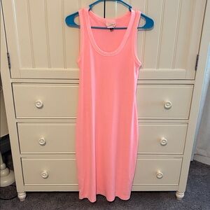 Universal thread size medium tank dress